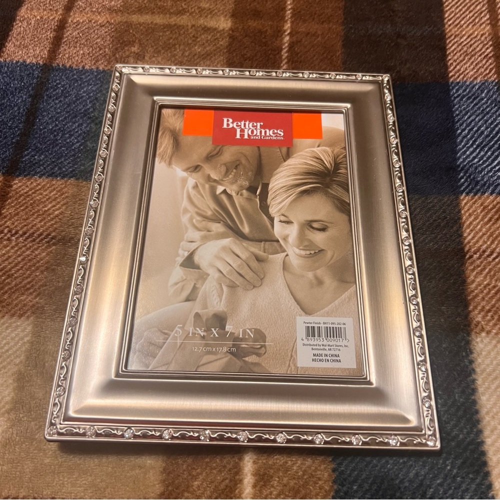 New Better Homes And Gardens Elegant Silver Frame with diamond accents